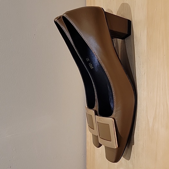 Roger Vivier Belle Vivier Brown Leather Pumps - Picture 2 of 15